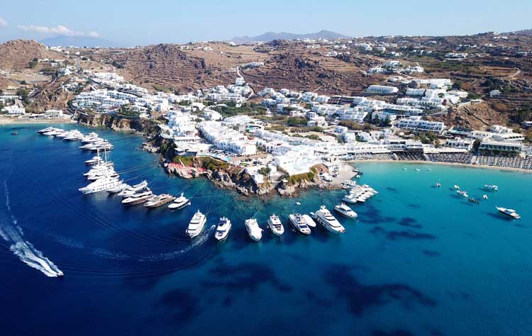 Yacht Rental in Mykonos - Shutterstock