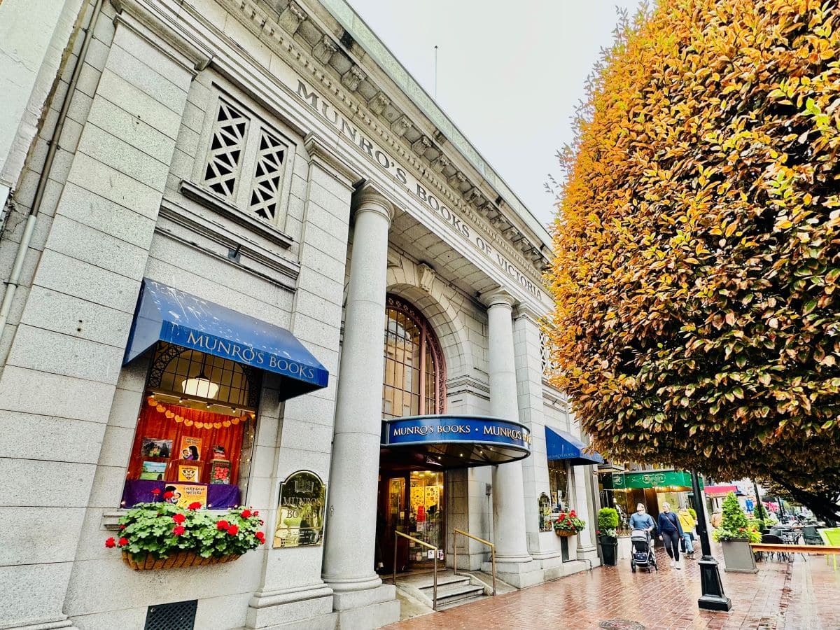 Photo of exterior of Munro's Books, Victoria, B.C.