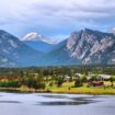 Estes Park, the breathtaking location of Frozen Dead Guy Days. Photo by tupungato from Getty Images via Canva