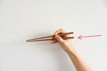 How to Use Chopsticks Like a Pro: Tips for Travelers to Japan