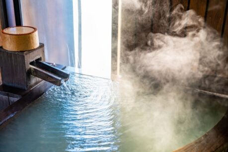 The therapeutic springs that define Japanese wellness culture. Photo by shirosuna-m