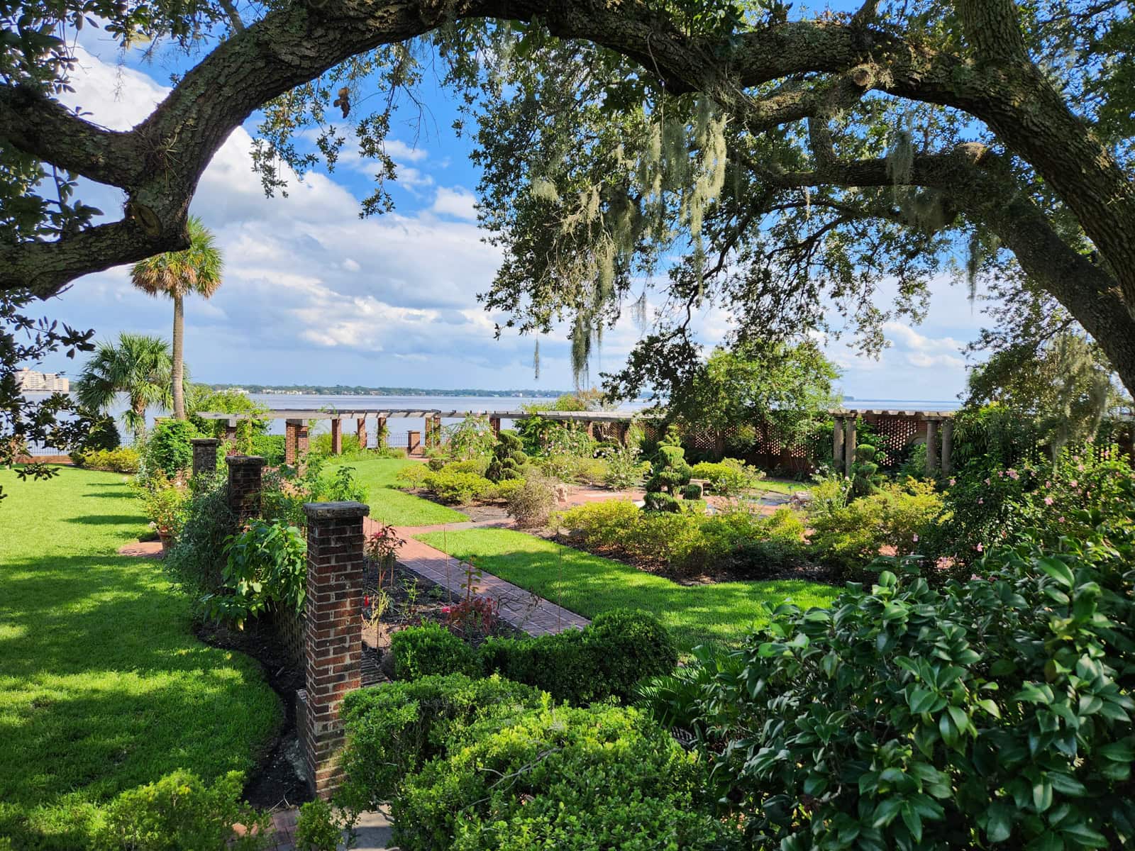 Cummer Gardens on a rare St. Johns River bluff photo 2