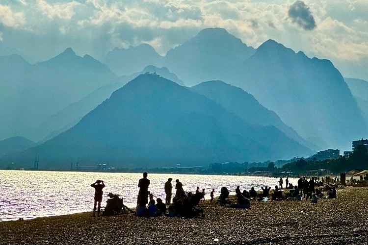 Konyaalti Beach looking toward the mountains