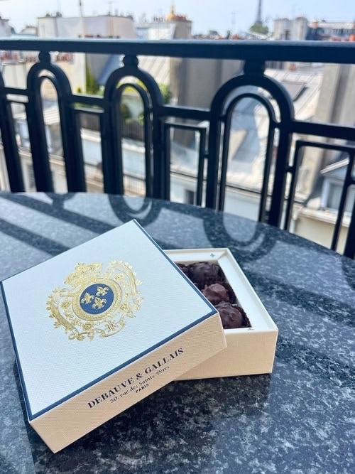 A Debauve & Gallais chocolate box.