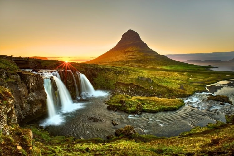 Midnight sun in Iceland. Photo by yxyeng from Getty Images Signature via Canva
