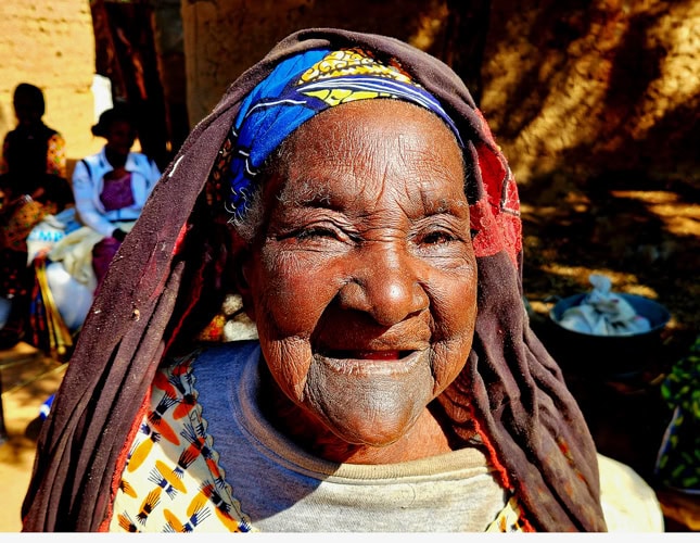 People enjoyed being photographerd in Bambougaudje village