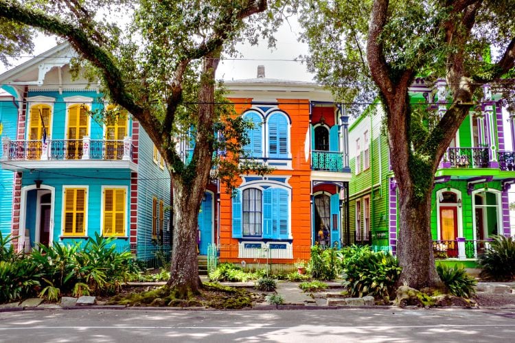 New Orleans colorful homes.