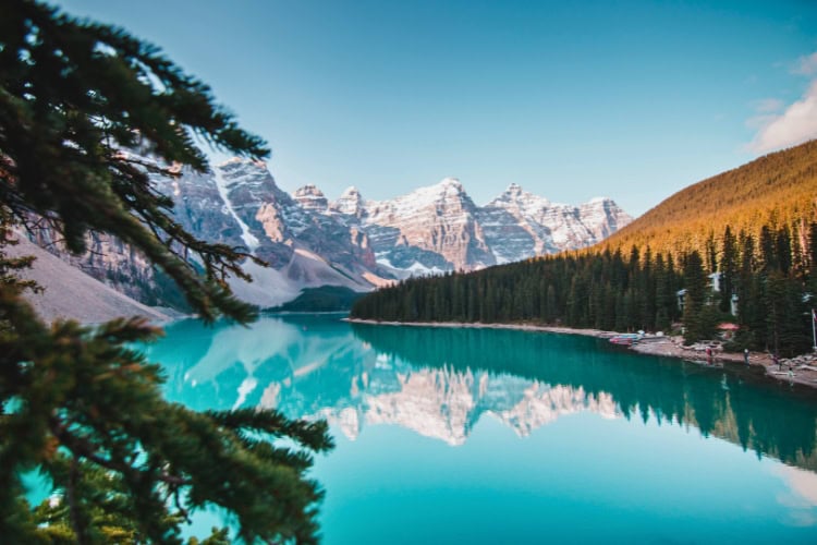 Beautiful view of Moraine Lake in Banff. Photo by Jaime Reimer via Canva