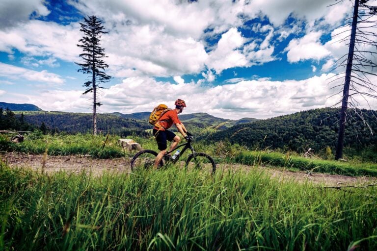 Canada has some of the best opportunities for cycling in the world. Image by blyjak from Getty Images Pro via Canva