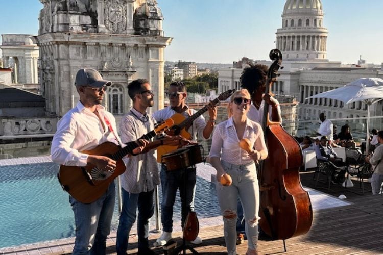 Latin band at twilight on Gran Manzana’s roof