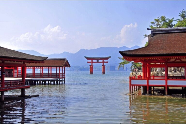 Scenic view in Miyajima Island Hiroshima Prefecture. Photo courtesy of Hiroshima Prefecture