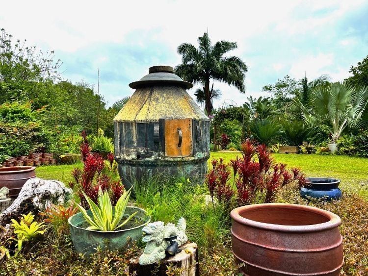 A cozy corner of the gardens at Paradise Valley. Photo by Mark Orwoll