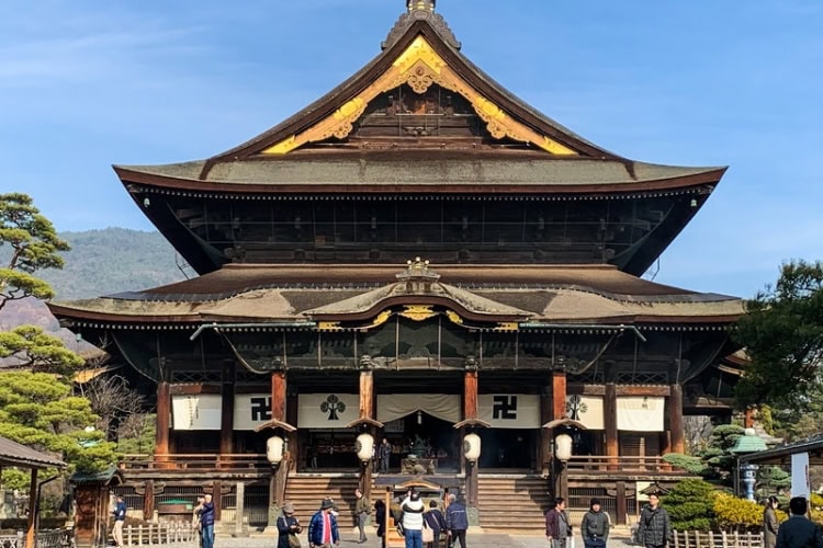 Temple Zenko-ji in the heart of Nagano