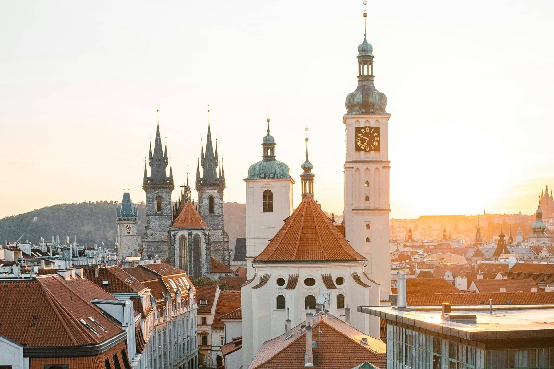 The Insider’s Guide to Prague: Grand Sights, Local Secrets, and Budget-Friendly Tips