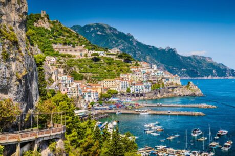 The Amalfi Coast offers beautiful scenery, gorgeous beaches and incredible food. Image by bluejayphoto from Getty Images Pro via Canva
