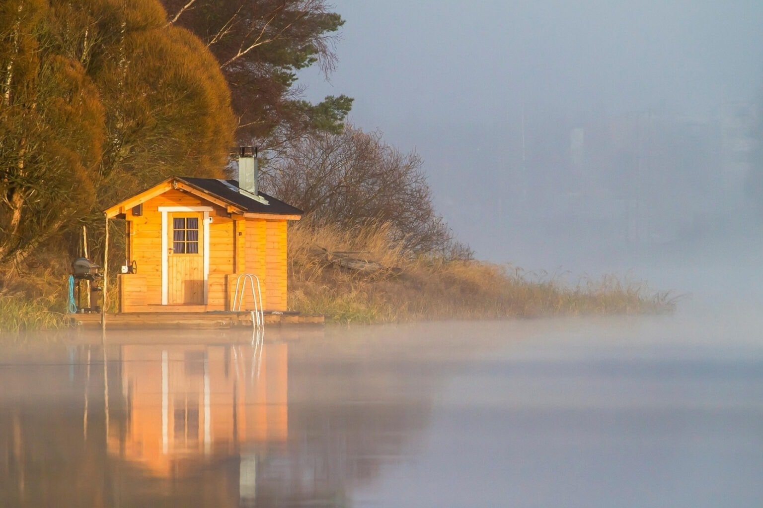 A typical Finnish lake sauna. Photo by LTapsaH on Pixabay