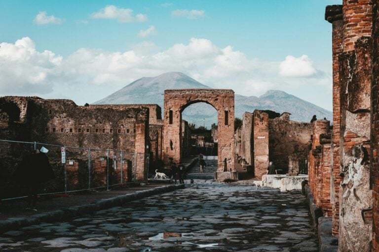 Pompeii Archaeological Park in Pompei, Italy. Photo by Andy Holmes, Unsplash