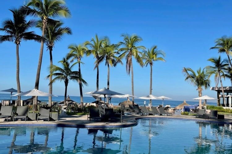 Pool at Pueblo Bonito Mazatlan. Photo by Jill Weinlein
