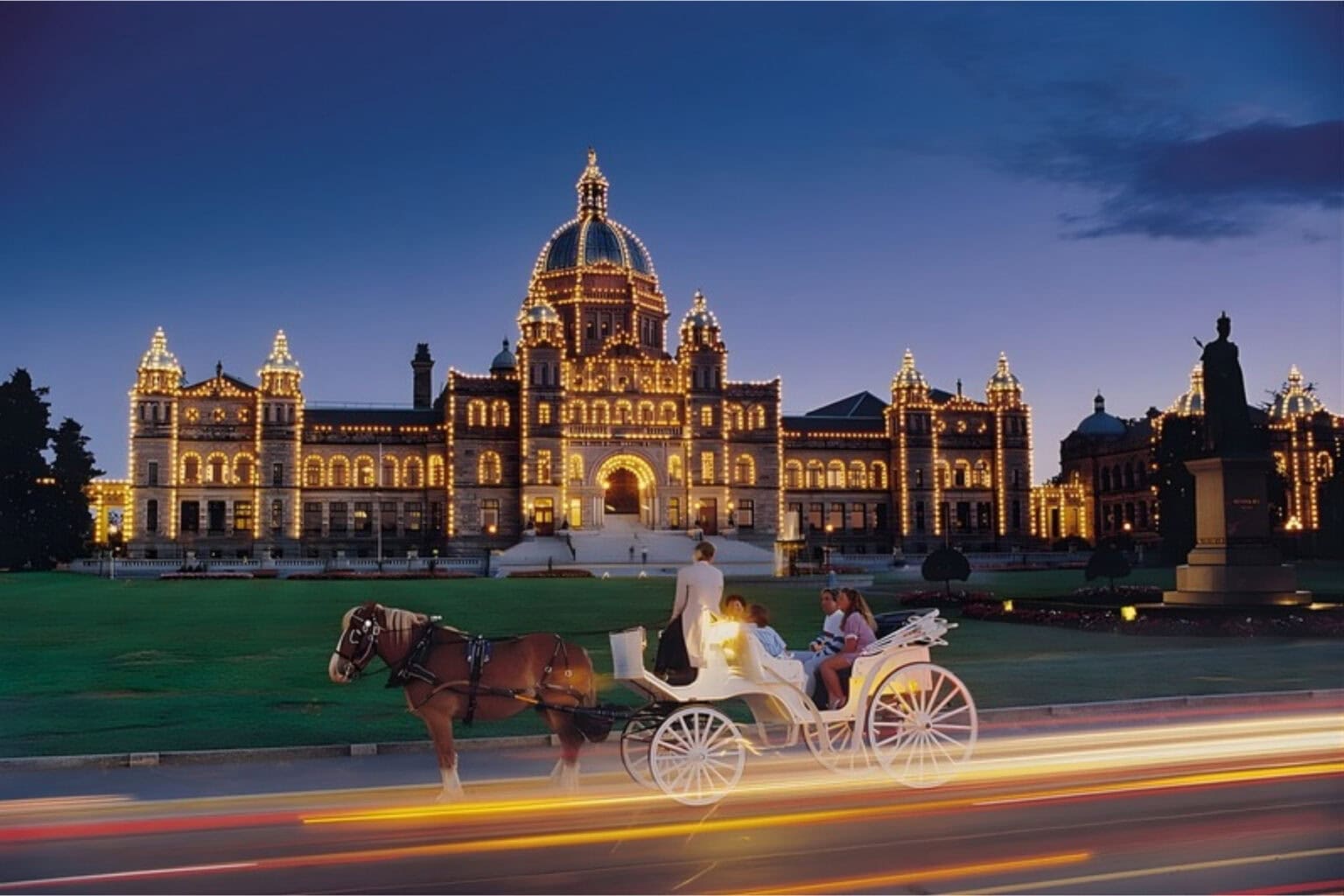 Horse and carriage tour in front of the Parliament Buildings. Photo courtesy of Tourism Victoria
