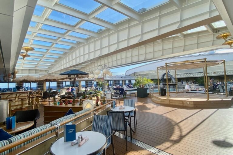 Zaandam pool deck. Photo by Liisa Atva