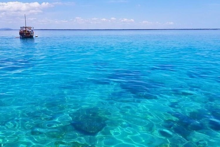 Pristine turquoise waters in Kisite Marine Park. Photo by Pilli Pipa Dhow Safari