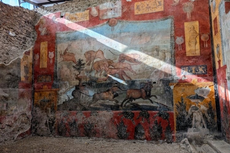 Fresco of the Hunt in the Casa dei Ceii located in Pompeii. Photo by Frank Hosek