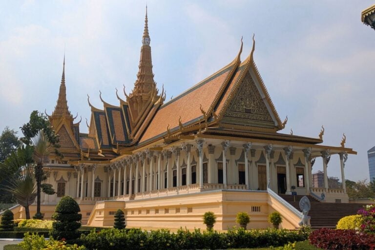 Phnom Penh royal palace. Photo by Annmarie Robin