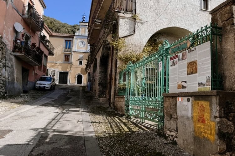 Roccaromana Village in South Italy. Photo by @anna_pernice
