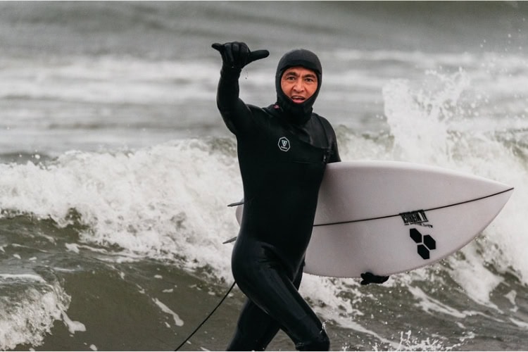 Not even the cold can stop the stoke. 