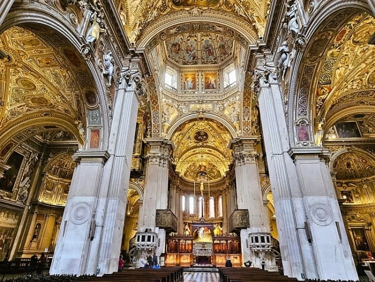 The opulent interior of the Basilica of Santa Maria Maggiore. Photo by Zuzana Zimmermannova