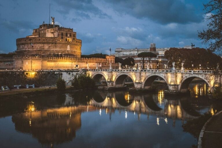 Castel Sant'Angelo in Rome, Italy. Photo by Mauricio Artieda, Unsplash