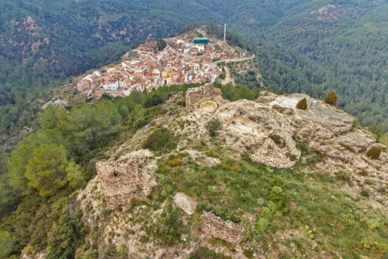 Castle Villamalur. Photo by V&iacute;ctor Barber&aacute; Moll&aacute;, Reasons Marketing Studio