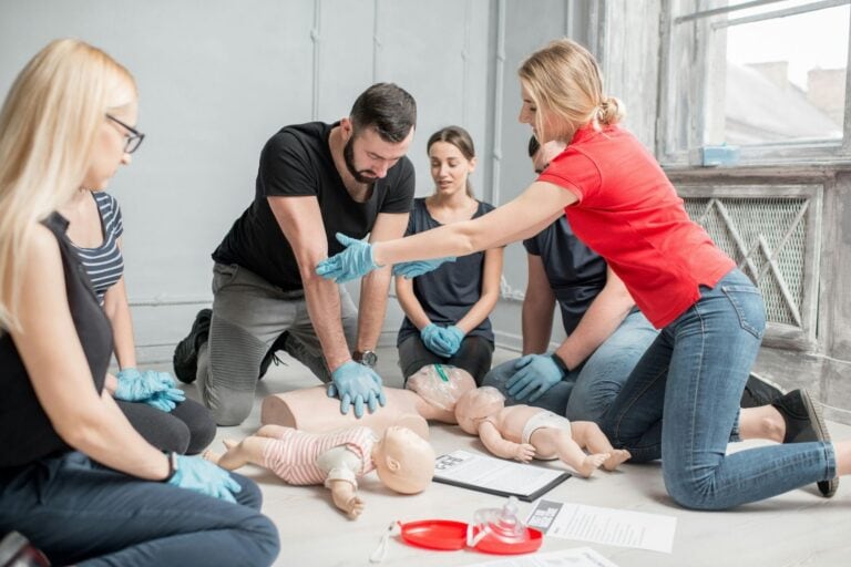 First aid training session indoors. Photo by Getty Images, Unsplash