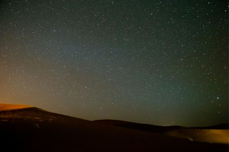 Spectacular night sky over the desert