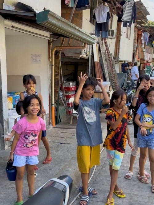 Children in a suburban neighborhood of Cebu City. Photo by Nikola Mikovic