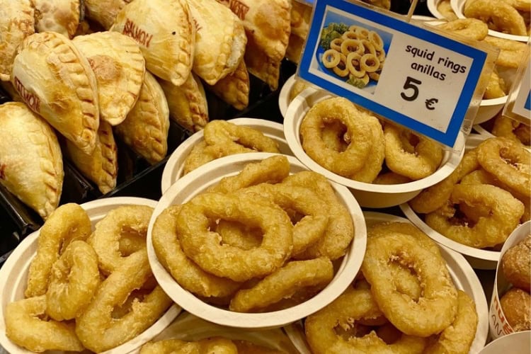 Crispy fried calamari. Photo by Huyen Tran