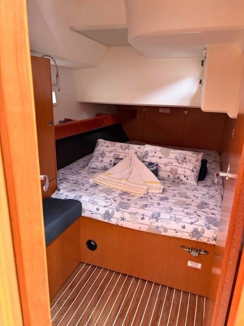 Starboard Aft Stateroom on our sailboat. Photo by Rob Rogers