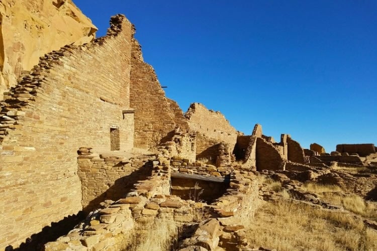 Stone building in the middle of a desert at Chaco Culture National Historical Park, New Mexico, USA. Photo by Martin Casagrand, Unsplash
