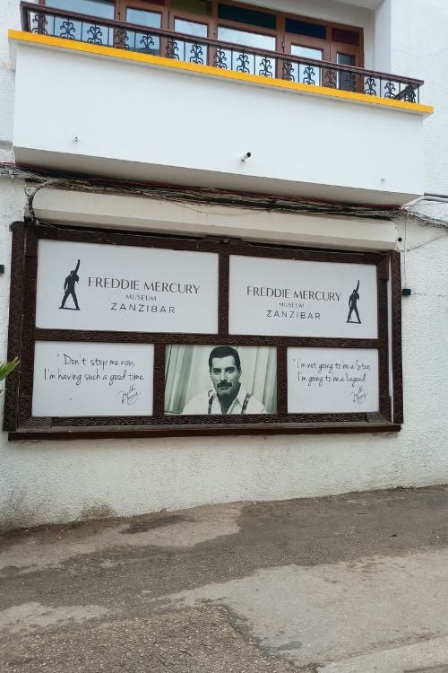 the billboard on the house where Queen Idol, Freddie Mercury was born
