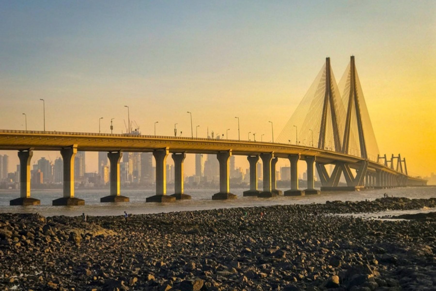Bandra Worli Sea Link. Photo by Sid Saxena, Unsplash
