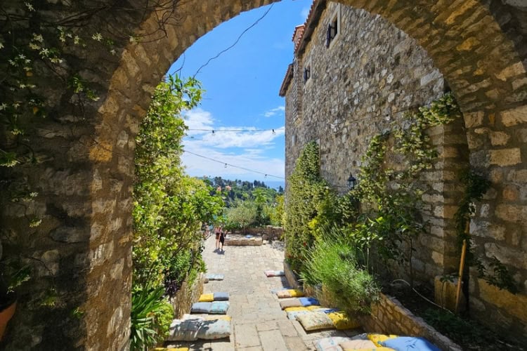 Laid-back coastal vibes and charming stone houses in Ulcinj. Photo by Zuzana Zimmermannova