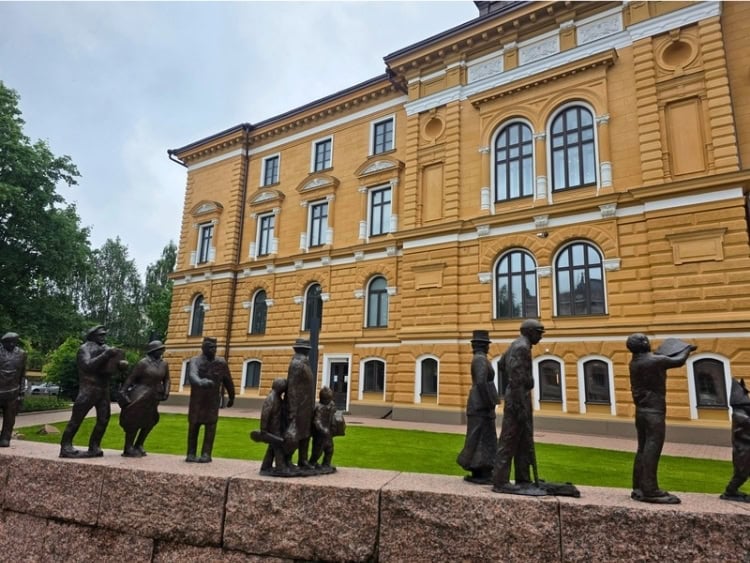 The Oulu Municipal Center is an art gallery as well. Photo by Irene Middleman Thomas