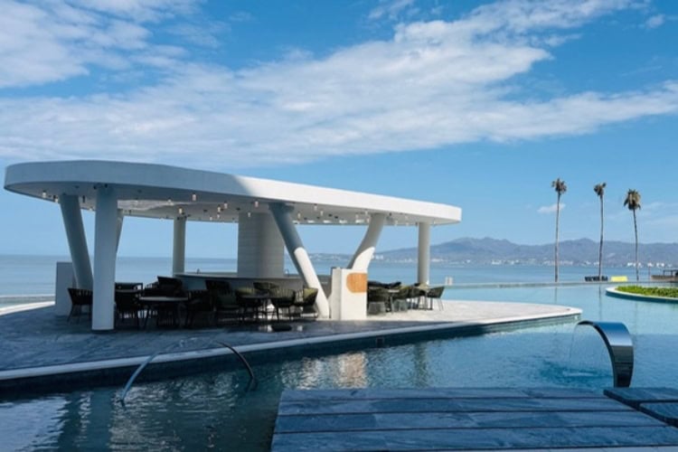 Riviera Nayarit pool. Photo by Jill Weinlein