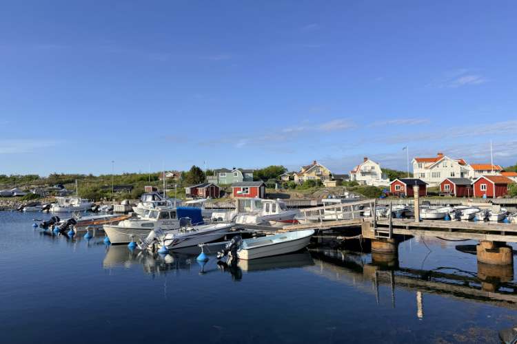 Quiet harbor on Vrango. Photo by Janna Graber