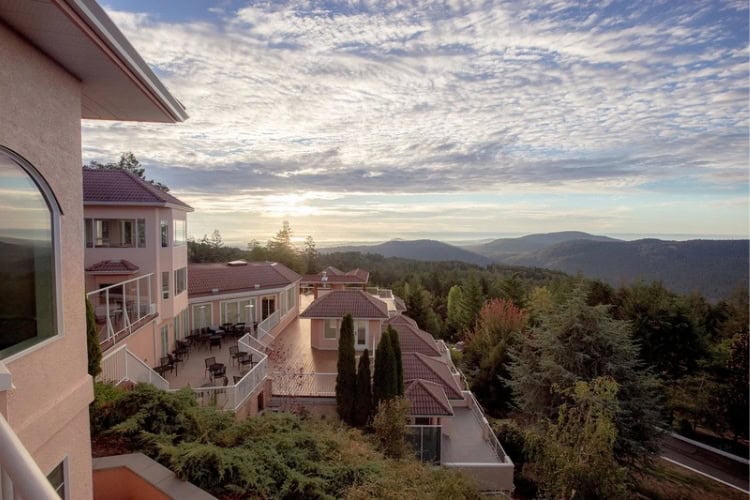 Villa Eyrie Resort at the Malahat Summit. Photo courtesy of the property