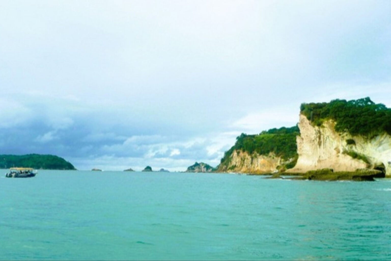 Mercury Bay on the Coromandel coast. Photo by Barry Barford