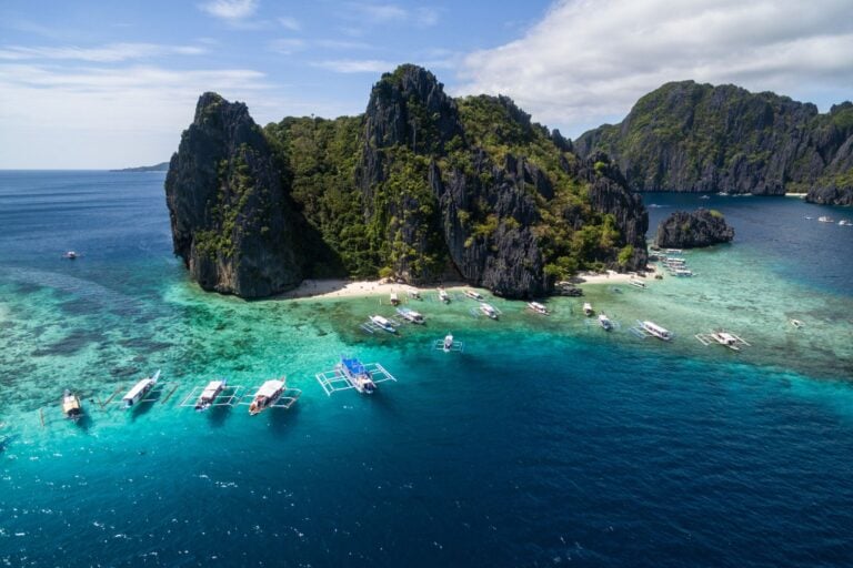 Tours of Palawan's beautiful islands run daily. Image by Mindaugas Dulinskas from Getty Images via Canva