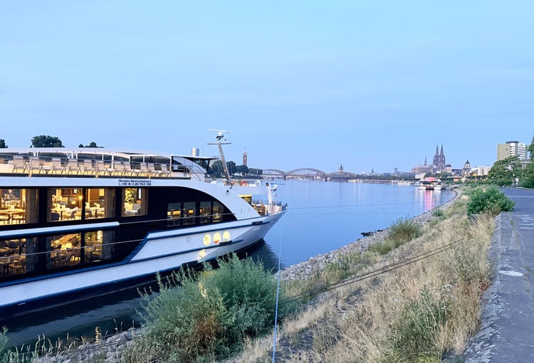Dusk in Cologne, Germany. Photo by Janna Graber