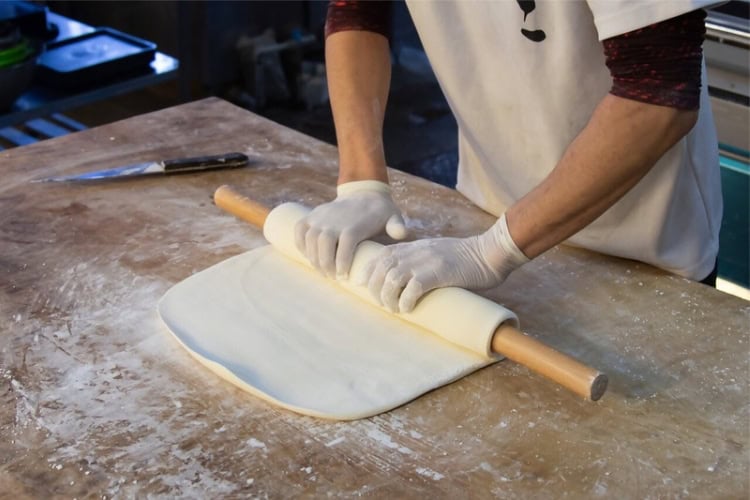 Handmade Sanuki udon. Photo courtesy of Kagawa Prefecture Tourism Association