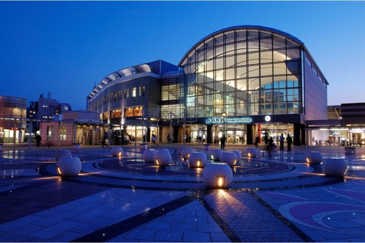 Takamatsu Station, the gateway of Kagawa Prefecture. Photo courtesy of Kagawa Prefecture Tourism Association